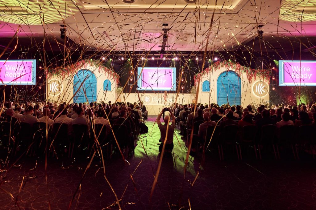 Award ceremony event with confetti at the start